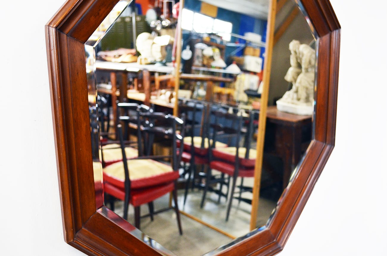 Specchi da parete ottagonali vintage in legno e bronzo, set di 2 in vendita  su Pamono