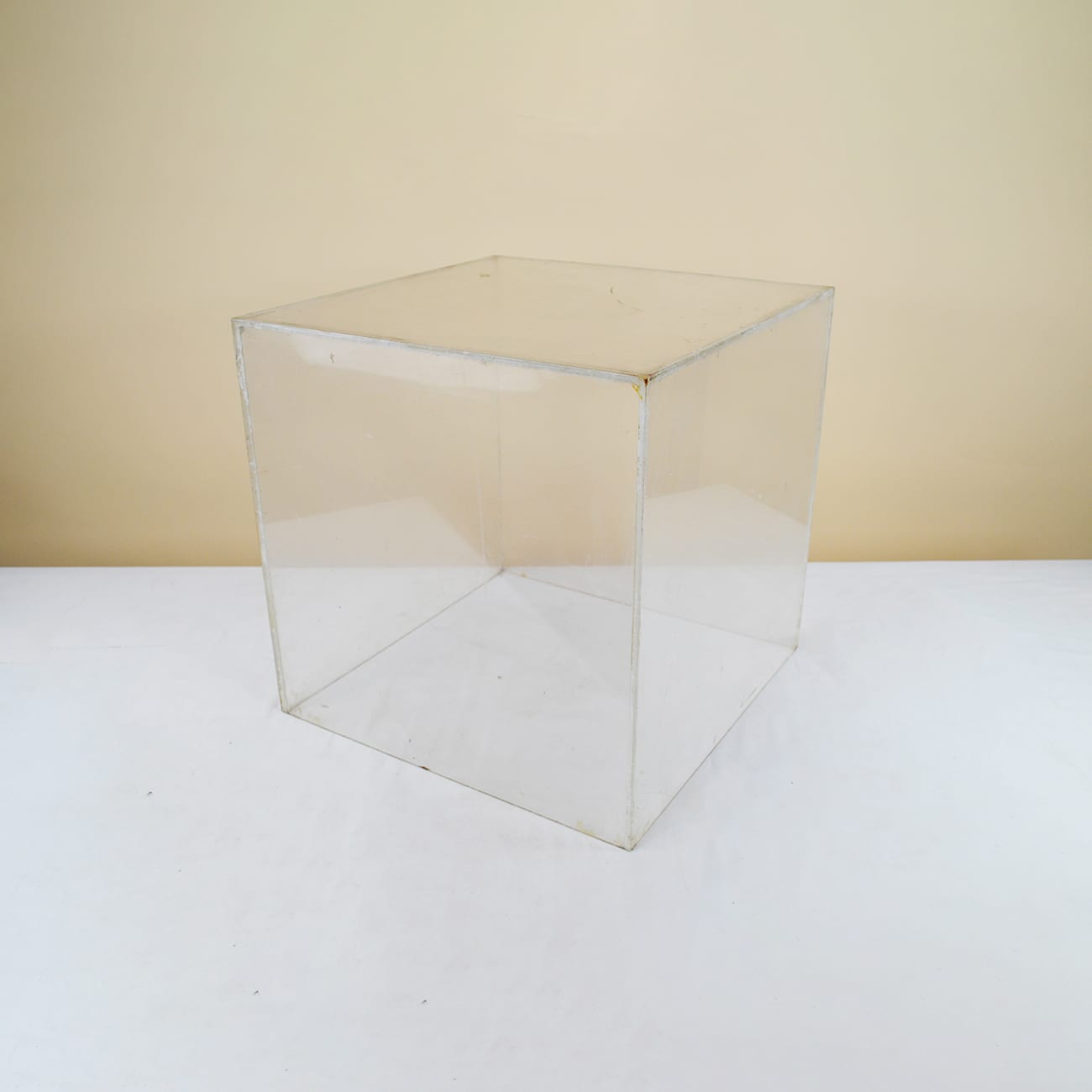 Teca cubo in plexiglass trasparente – The House of Vintage